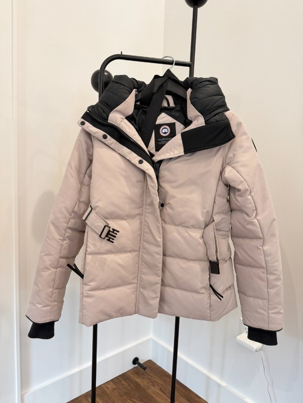 Canada Goose Belted Hooded Down Jacket Beige Black Label Size M